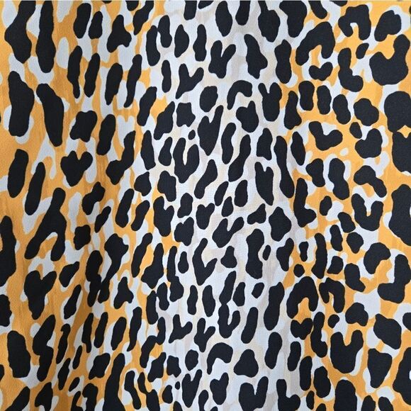 St. John Leopard Print Button Up Shirt NWOT - Picture 5 of 6